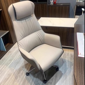 Silla de Oficina Ejecutiva Giratoria de Cuero Suave, Silla Ergonómica de Cuero para Computadora, Silla de Oficina Moderna Plegable con Respaldo Alto - Product Image 3