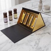 Boîte cadeau triangulaire magnétique de luxe en carton écologique personnalisé, doublée d'éponge, structure rigide pour cosmétiques