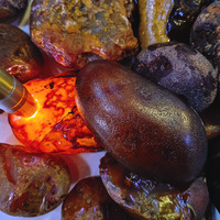 Agate rouge de Madagascar pierre précieuse de cristal brut naturel de haute qualité à vendre pour les décorations d'art Feng Shui forme de cadeau