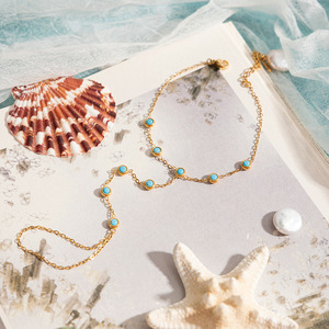 Bracelet en acier inoxydable plaqué or 18 carats avec turquoise bleue ronde sertie, unisexe, pour un usage quotidien - Product Image 2