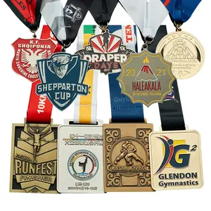 Futebol prêmio personalizado metal zinco liga 3D ouro tira bronze esportes futebol basquete maratona corrida medalha com fita