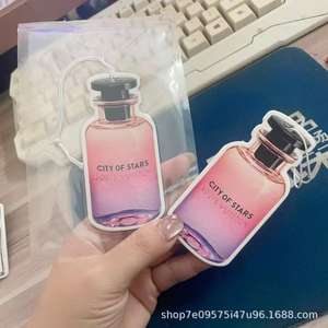 Diffuseur de parfum de luxe pour voiture avec pendentif et tranches de parfum, désodorisant longue durée et arôme revigorant - Product Image 4