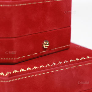 กล่องใส่เครื่องประดับกำมะหยี่พรีเมียมสำหรับชุดเครื่องประดับหรูหราสีแดง สร้อยคอ สร้อยข้อมือ ต่างหู แหวน พร้อมบริการสกรีนโลโก้ตามสั่ง - Product Image 5