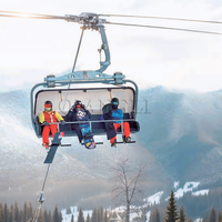 Télécabine de ski détachable pour station de ski en montagne, avec cabine panoramique personnalisée en acier et fibre de verre robuste
