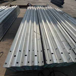 Barriera di traffico resistente alle intemperie <span class=keywords><strong>Guardrail</strong></span> sicuro per la protezione della strada su strade curve - Product Image 1