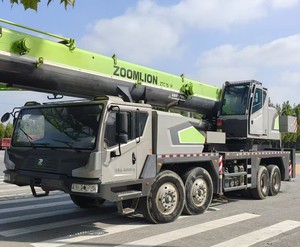Grues hydrauliques télescopiques pour camions de 55 tonnes, grue de camion Zoomlion d'occasion de 55 tonnes, grue de camion ZTC550V à <span class=keywords><strong>vendre</strong></span> - Product Image 2