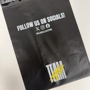 Sac d'expédition en polyéthylène noir mat, imperméable, auto-adhésif, avec logo personnalisé imprimé, recyclable, pour vêtements - Product Image 6