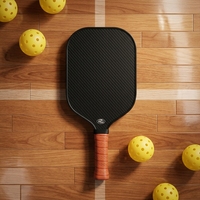Raquette de pickleball en carbone brut avec noyau en nid d'abeille PP, raquette monobloc pour tous les terrains, pour un spin et un contrôle puissants du balle