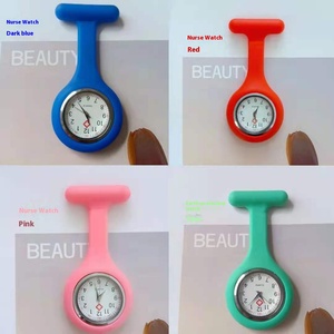 นาฬิกาพกพยาบาลสแตนเลสสตีลทันสมัยพร้อมคลิปหนีบ ระบบควอตซ์แบบกลไก ดีไซน์เรียบง่ายแบบแขวน - Product Image 3