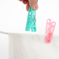 Lot de 24 pinces à linge multifonctionnelles écologiques en plastique et métal multicolores pour intérieur/extérieur