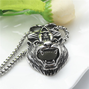Colgante de Lobo de Acero Inoxidable, Estilo Punk con Temática Animal, Collar para Hombre, Accesorio de Regalo - Product Image 1