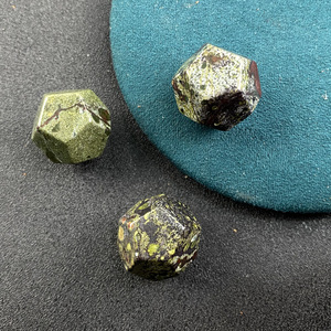 HZ Venta al por Mayor, Juego de Dados de Cristal Poliédrico Personalizados para D&D, Dados de 16mm para Juegos de Rol como Dungeons & <span class=keywords><strong>Dragons</strong></span> &<span class=keywords><strong>amp</strong></span>; Juego de dados de piedras preciosas - Product Image 3