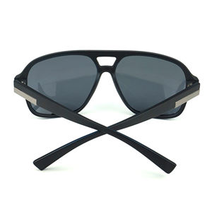 Gafas <span class=keywords><strong>de</strong></span> <span class=keywords><strong>Sol</strong></span> <span class=keywords><strong>de</strong></span> lujo Unisex <span class=keywords><strong>2022</strong></span> con montura cuadrada <span class=keywords><strong>de</strong></span> doble puente en negro rojo champán jengibre con <span class=keywords><strong>lentes</strong></span> <span class=keywords><strong>de</strong></span> PC <span class=keywords><strong>de</strong></span> vidrio para hombres y mujeres - Product Image 6