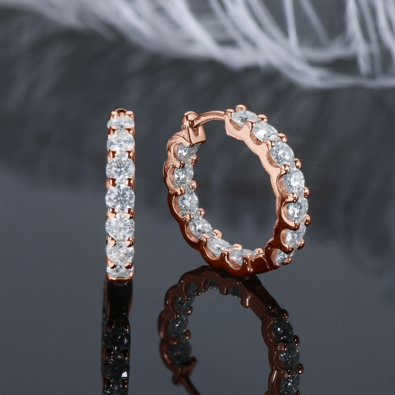 Oro rosa con moissanita blanca
