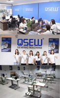 Máquina de coser de tres agujas de accionamiento directo QS-928D-PS con caja de engranajes y extractor para jeans