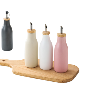 Botella de aceite de oliva de cerámica moderna personalizada para almacenamiento de especias, para uso en la cocina - Product Image 2