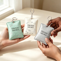 Diffuseur d'arômes suspendu personnalisé en cuir OEM, pendentif désodorisant sans flamme en coton parfumé pour voiture, chambre et placard
