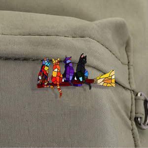 Pin Enamel Kucing Kaca Patri Kustom, Lencana Logam Sapu Ajaib Mosaik, Pin Kerah Kucing Penyihir Kreatif, Hadiah Perhiasan - Product Image 4