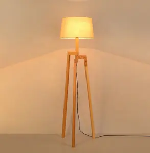 आधुनिक नॉर्डिक यूरोपीय लकड़ी तिपाई खड़े प्रकाश क्लासिक मंजिल दीपक livingroom के लिए