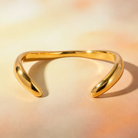 Bracelet ouvert en acier inoxydable plaqué or 18 carats pour femmes, bracelet manchette irrégulier avec perle, bijoux minimalistes de luxe