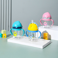 Gobelet à bec verseur personnalisé pour bébé, en plastique pliable, avec paille, mignon, 250 ml, anti-fuite, sans BPA, pour les tout-petits, idéal pour les voyages