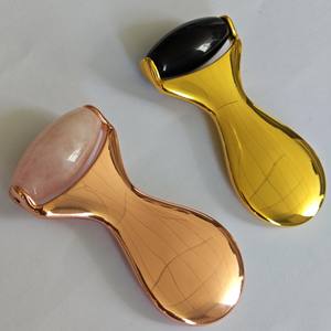 Masseur facial 2 en 1 en alliage de zinc doré avec pierre de jade, quartz rose et obsidienne noire - Product Image 3