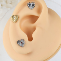 VORA ASTM F136 Titane Cœur rayonnant style soleil clou labret sans filetage à poussoir avec CZ rouge transparent pour cartilage d'oreille, hélix, tragus
