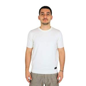 Camiseta Richmond X para Hombre UMP25014MA Crema de Manga Corta con Cuello Redondo, Corte Regular, Estilo Casual - Product Image 1