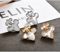 Anting-anting lingkaran pribadi keluaran baru anting-anting panjang dan pendek asimetris A + B ornamen perhiasan pernyataan
