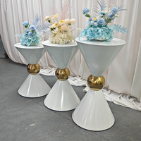 Support de présentation de gâteaux, desserts et cocktails en acier inoxydable blanc de luxe pour la décoration de mariage