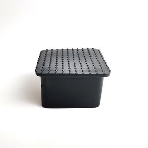 Manchon carré en plastique Shih Hung 40x40mm noir, résistant à l'usure, protection pour pieds de meubles - Product Image 2