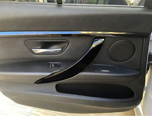 Copertura per maniglia interna in fibra di carbonio per BMW 3 serie 4 F30 F31 F32 F33 F34 F35 F36 F80 F82 F83 2013-2018 - Product Image 5