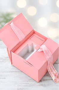 Caja de Regalo Cuadrada de Cartón Rígido Rosa de Lujo Personalizada con Cierre de Lazo para Joyería y Cosméticos - Product Image 3