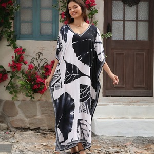 2025 nuevo diseño rayón Casual verano <span class=keywords><strong>playa</strong></span> cubrir vestido estampado geométrico suelto gran bata hogar de talla grande caftán para <span class=keywords><strong>mujer</strong></span> - Product Image 2