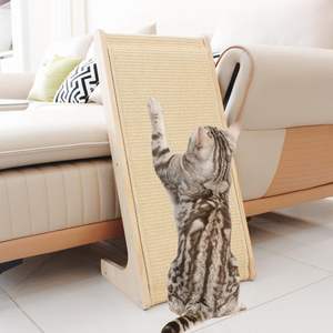 Handgemaakte massief houten L-vormige krabplank voor katten met sisal krabpalen en verwisselbare sisalmat voor binnenkatten - Product Image 1