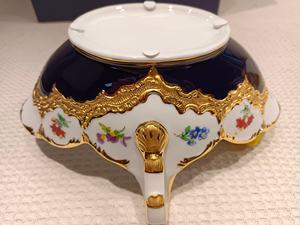 Assiette à dîner ronde classique en porcelaine dorée de luxe, à pied haut, écologique, idéale pour les mariages et les restaurants - Product Image 4