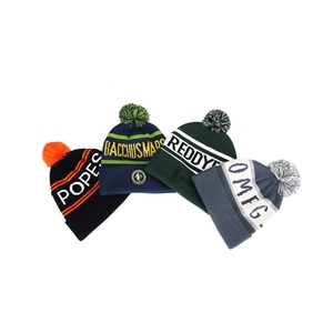 Bonnets bicolores en tricot souple coloré avec logo personnalisé patriotique de luxe pour femmes de qualité supérieure avec <span class=keywords><strong>pompon</strong></span> - Product Image 3