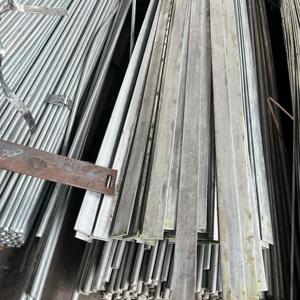 <span class=keywords><strong>Barre</strong></span> plate en acier A36 anti-corrosion JIS G3131 SPHC pour la renforcement du béton, la toiture, le plancher et le support structurel - Product Image 4