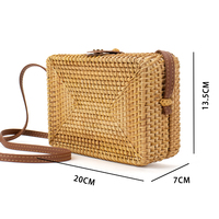 Logo personnalisé mignon naturel femmes paille plage fourre-tout sac à main Durable petit tissé rotin sac pour les vacances d'été fermeture éclair bandoulière