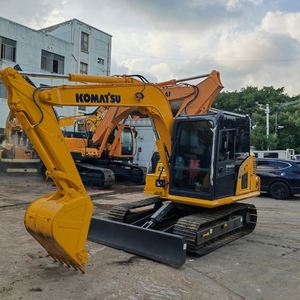 รถขุดตีนตะขาบยี่ห้อญี่ปุ่น KOMATSU PC70 มือสอง สภาพดี คุณภาพเยี่ยม พร้อมชิ้นส่วนหลักๆ เช่น เกียร์บ็อกซ์ และเครื่องยนต์ - Product Image 1