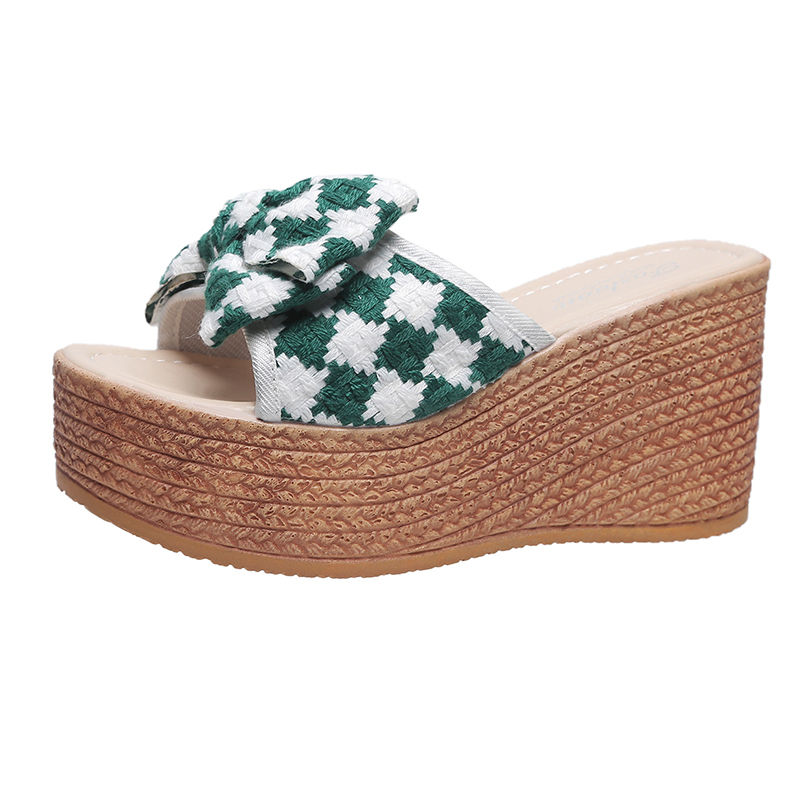 สีเขียว