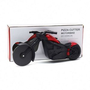 Nouveauté : Coupe-pizza en forme de moto, roulette à pizza en acier inoxydable et couteau pour poêles antiadhésives - Product Image 6