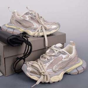 รองเท้าดีไซน์หรูหรา ปี 2025 แบรนด์ดัง ลายสไปเดอร์แมน ไซส์ 3XL พื้นหนา สไตล์ปารีส แบบผูกเชือก ปิดหัว แบบสวม สไตล์ลำลอง ย้อนยุค เหมาะสำหรับเดิน - Product Image 5