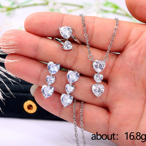 Set di Gioielli a Forma di Cuore per Donne, Collana, Orecchini e Anello, Idea Regalo - Product Image 1