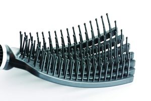 Cepillo Desenredante para Cabello con Cerdas de Nylon Resistentes al Calor, Diseño Personalizado Negro de 9 Líneas - Product Image 5