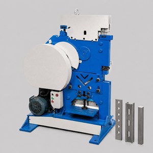 Machine de découpe et de poinçonnage d'angles, machine à poinçonner et à découper les profilés en acier pour la fabrication de structures métalliques - Product Image 3