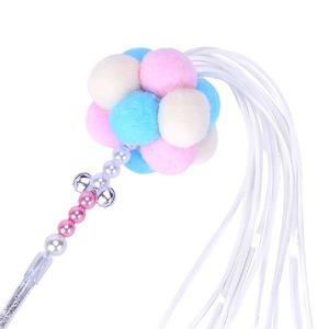 ไม้แหย่สำหรับแมวมีกระดิ่งกรอบเชือกยืดหยุ่นแบบขนนกผิวเรียบสีสันสดใสเป็นมิตรกับผิว - Product Image 1