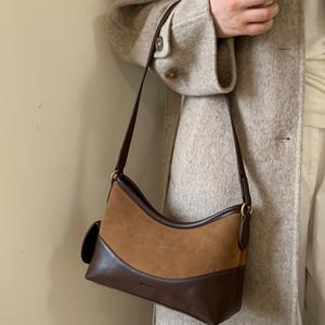 Bolso Bandolera de Cuero Vacuno de Alta Gama Personalizado, Estilo Gamuza Mate Suave, Nuevo Bolso de Hombro Retro Minimalista para Mujer - Product Image 3