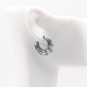 Yunnique Pendientes de aro de acero de titanio con diseño geométrico de telaraña, joyería de moda unisex - Product Image 4