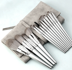 <b>Silver</b> Synthetic Makeup Brush Set Custom Logo Matte Soft Travel Eye Brush Kit OEM Oval Cosmetic Brush for Face Application - Product Image 3